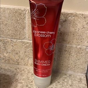 Japanese cherry blossom shimmer body cream